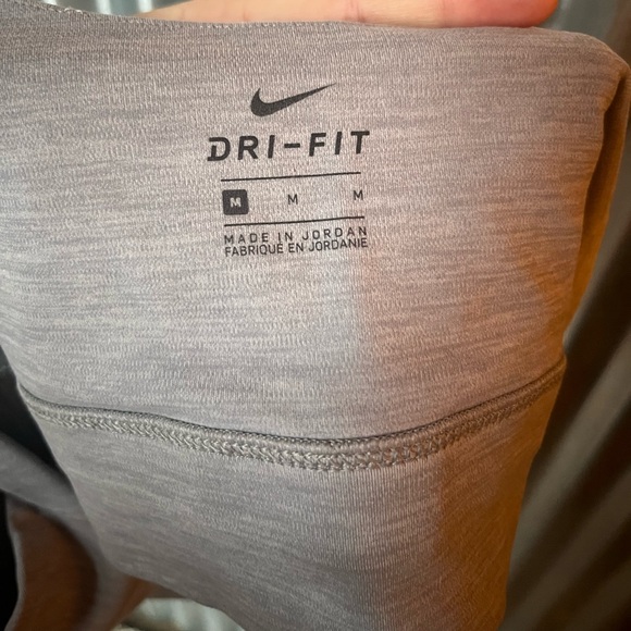 Nike Yoga Luxe Infinalon Cropped Tank Bra - Picture 9 of 9